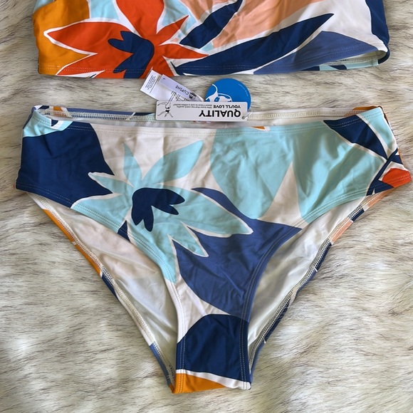 CUPSHE bikini multi color size L New With Tags ! Never worn - Picture 2 of 6